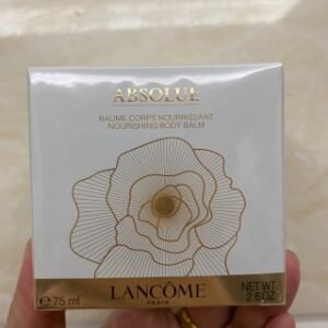 💹40✍🏻专柜版,
兰蔻菁纯身体乳白盒75ml!箐纯系列专属玫瑰香,味道很好闻。黄油质地,滋润而不油腻,吸收超快,不粘不腻超清爽,完全没有想到这款竟然不是”乳”,而是”乳霜”!很粘稠 跟黄油一样。味道也好闻极了~