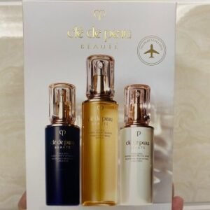 💹240✍️明通版本
CPB肌肤之钥水乳三件套，新日期，包含：滋润水＋日乳＋夜乳，对版对味，可过真假对比图，可佩海免新版标，cdf袋子，需要下单备注！