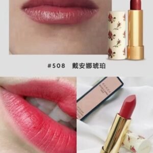 💹38✍️专柜版本
古驰碎花口红
🔜 一比一质量❗️1⃣2⃣色: 25#,201#,203#,213#,302#,307#,401#,500#,502#,506#,508#,518#。
古驰碎花口红现货12色齐 配中文标:
500#+506#+201#+203#+401#+307#
518#+213#+508#+25#+302#+502#