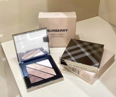 💹90✍️明通版本
BURBERRY巴宝莉格致焦点四色眼影,两色号,#02 MOCHA奶茶摩卡+#12 NUDE BLUSH微醺玫瑰,配一般贸易中文标,箱规:6个/打,144个/件。。