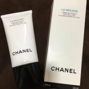 💹55✍️专供明通市场
香奈儿山茶花洗面奶150ml，非市场流通货，专供明通市场，
CHANEL 香奈儿 山茶花洗面奶150ml
更新对版盖子变色，对版对味，洗后肤感味道和原版一样，盒子 盖子 软管身 更新对版  件48支
