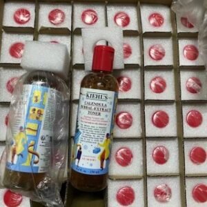 💹30✍️明通版本
科颜氏限量版金盏花爽肤水230ml,23年圣诞限量版金盏花250ml,配中文标,件36‼️