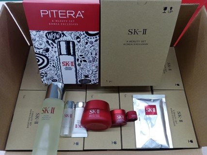 💹400✍️明通版本
SK韩流美肌七件套 ,内含:神仙水230ml,滋润面霜80g,洗面奶20ml,清盈露30ml,面霜15ml,面膜1片,眼霜2.5ml。
