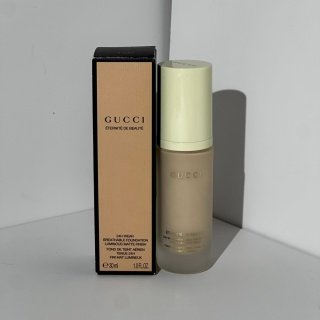 💹35✍️专柜版本,
新版 古驰玩妆柔雾持妆粉底液30ml 带中文标
色号:110C 120N 130W