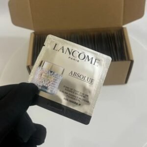 💹160✍️明通版本
最新日期兰蔻新菁纯粉底霜片装 1ml 盒装100片装,可配中文标,需要下单备注!