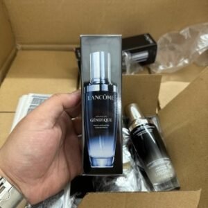 💹50✍️明通版本
兰蔻小黑瓶肌底液50ml 
 件72支  配中文标 现货优势供应
批号：40Y301