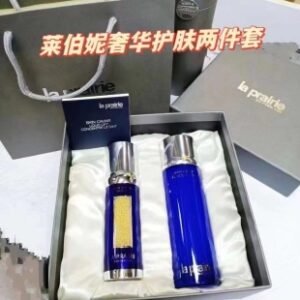 💹580✍️明通版本
LP莱伯妮奢华护肤两件套，包含:反重力精华50ml+鱼子酱精华水150ml.配手提袋！