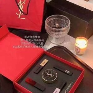 💹45✍️专柜版本
YSL圣罗兰小明星情人节小样五件套1g
内含:金条21-黑条302-粉条214红条-1966-黑皮革B20