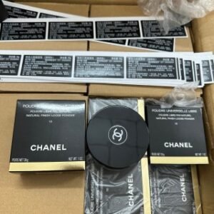 💹50✍️明通版本
香奈儿轻盈完美蜜粉散粉30g，打12，件96粒，高版本 配中文标 质量全A溜 ，三色 10号 .12号.20号  批号：9901 优势供应！