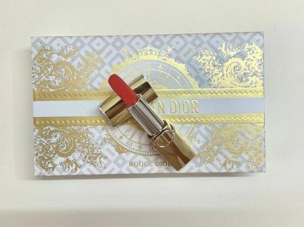 💹75✍️明通版本
迪奥金色磁吸口红小样五件套圣诞版
到货,新品 2024 Dior迪奥圣诞烈焰蓝金迷你限定五件套(2024 迪奥口红五件套圣诞版),套装包含色号:999#284#374#994#777#.