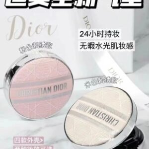 💹55✍️专柜版本
高质量对版对味    2024迪奥刺绣气垫13g  粉色款  米色款  带中文标
件144  认准批号：4G01
色号：ON    1N