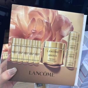 💹195✍️明通版本
兰蔻箐纯面霜1+9礼盒
🔜 明通版.高质量❗️🇫🇷Lancôme 兰蔻箐纯面霜清爽60g一拖九套盒
内含:面霜60g+水4×30ml+眼霜4×5ml
件12套 配中文标 现货供应🔥