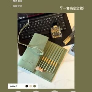 💹40✍️古驰袋装化妆刷10支装
规格:10支化妆刷+1个布袋收纳袋