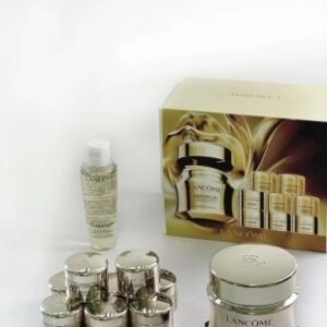 💹170✍️明通版本，
新版兰蔻菁纯面霜一拖九.包含:菁纯面霜60ml*1+菁纯眼霜5ml*4+菁纯面霜5ml*4+极光水双精华50ml*1.可配中文标.需要下单备注！