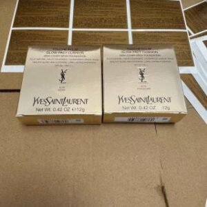 💹50✍️明通版本
圣罗兰粉色皮革气垫 b10 b20
打12粒 件96粒 配中文标 不漏液 现货