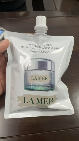 💹32✍️专柜版本
海蓝之谜紧塑刀面膜袋装150ml 可配中文标 需要下单备注!