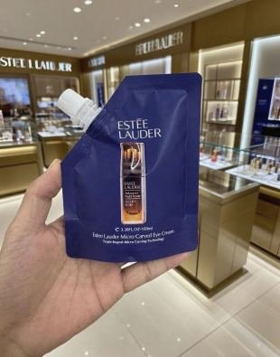 💹25✍️专柜版本
雅诗兰黛微雕眼霜袋装100ml!