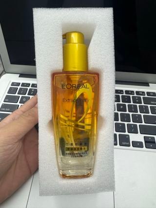 💹25✍️专柜版本
欧莱雅护发精油小红瓶100ml
欧莱雅护发精油小金瓶100ml
支支带泡沫保护套 最新日期 对版质量