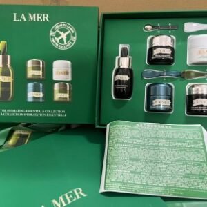 💹245✍️明通版本
海蓝之谜全能愈颜五件套15ml×5支.内含:浓缩精华+浓修膏+经典面霜+奇迹晚霜，绿眼霜.配手提袋.可配中文标.需要下单备注！