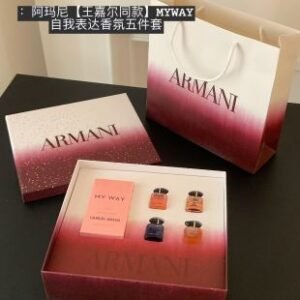 💹80✍️专柜版本
阿玛尼【王嘉尔同款】MYWAY自我表达香氛五件套.内含：依兰100毫升，自我无界经典版7ML，浓情版7ML，花漾版7ML，流沙版7ML。