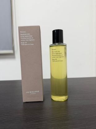 💹35✍️专柜版本
祖马龙罗马浴场身体精萃油150ML,独家私模,进口料体,对版质量,可配中文标+日期标,需要下单备注!