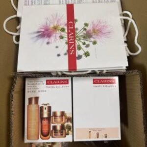 💹160✍️明通版本
最新版 娇韵诗弹簧四件套 件12套
配中文标 礼袋 现货