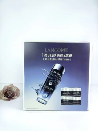 💹100✍️明通版本
新品兰蔻滤镜水一拖四套盒,包含:滤镜水150ml*1➕眼霜5ml*4,专供平台 正品直出,可配中文标 需要下单备注!