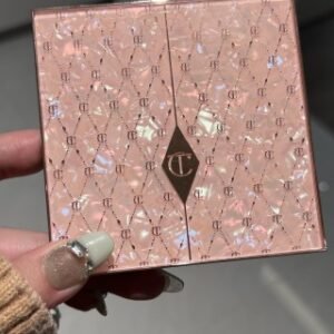 💹45✍️专柜版本
高质量对版粉质对味 CT四色4色/高光腮红面部综合盘4✖️3.8g 深色
件144 批号:B5KD