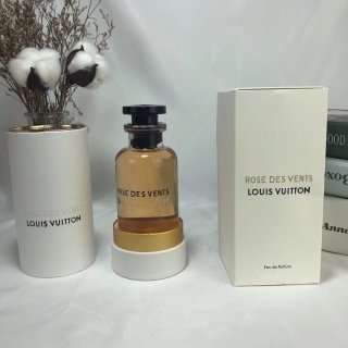 💹130✍️专柜版本
LV 风中玫瑰 Rose des Vents 女士香水100ml,香调:格拉斯玫瑰、保加利亚玫瑰、土耳其玫瑰、法国鸢尾花、雪松由格拉斯当地收获的三种“五月玫瑰”精华混合而成,更包含了来自土耳其、保加利亚、埃及的玫瑰精华。佛罗伦萨鸢尾和弗吉尼亚雪松则赋予它一缕清新之风。