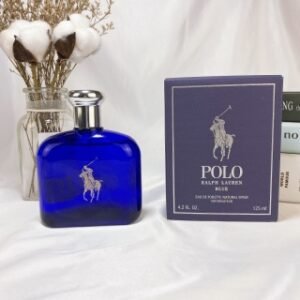 💹55✍️专柜版本
保罗Ralph Lauren拉尔夫劳伦蓝色马球男士香水125ml，继1978年 Ralph Lauren推出让全球男性脍炙人口的Polo男香之后，经过了25年的洗礼，在2002年深秋推出新款男性香水 Polo Blue!设计师以象征自由与宽广的天蓝色，为这款香水诠释了新的个性，让这款香氛充满了能量!