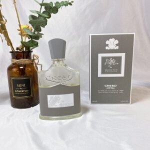 💹45✍️专柜版本
信仰 成功（拿破仑之水）古龙水 男士100ml，Aventus Cologne, 2018
品牌：信仰
香调：果香馥奇香调
前调：生姜 橘子 粉红胡椒
中调：广藿香 檀香木 香根草
后调：麝香 安息香 桦木 零陵香豆
属性：男香
调香师：Olivier Creed
标签：木香 麝香 柑橘 树脂 皮革