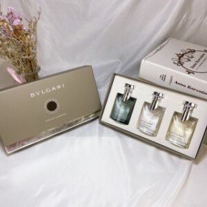 💹45✍️普通
宝格丽大吉岭茶香水中样三件套！30ml×3带喷头。味道：极致，夜幽，原版。