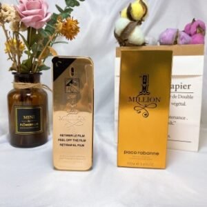 💹50✍️专柜版本
Paco Rabannel帕高百万男士金砖香水100ml
【前调】：葡萄柚薄荷橘子
【分类】：男士淡香水
【中调】：玫瑰肉桂辛香料
【香调】：辛辣木质调
【后调】：皮革木质香琥珀广藿香
【产地】：法国
【使用方法】：喷于手脉静脉双耳后侧、后颈部、手肘内侧、腰部大腿內侧、膝盖内、脚裸内侧
