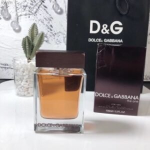 💹55✍️专柜版本
DG杜嘉班纳 The One唯我男士淡香水100ml
【香  调】木质烟草香调【前  调】罗勒、葡萄柚、胡荽【中  调】小荳蔻、姜、橙花【后  调】烟草调、雪松木、龙涎香