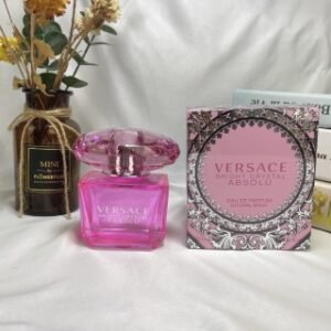 💹45✍️专柜版本，老版
Versace范思哲臻挚玫红钻水晶女士红浓香水90ml
前调:柚子、石榴
中调:莲花、树莓、木兰
后调:麝香、琥珀、桃花木
前味是比较清新明快的但是中后味
还是比较柔美的花香，不会过分甜
美又不会过于成熟，与粉钴香调一
样但是这款属于EDP淡香精，浓度
时间度长一点