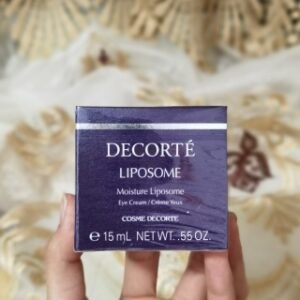 💹22✍️专柜版本
日本黛珂小紫瓶眼霜15g🔜专柜品质‣完全不用担心会厚重或者长脂肪粒！黛珂家族中的超级保湿补水系列💦同系列的精华已经是誉为最保湿的精华了！这款眼霜也算是同类型中最保湿的眼霜专门针对让人在意的小细纹、黑眼圈、暗沉、没有弹力等眼周肌肤问题💢