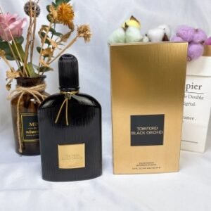 💹45✍️专柜版本
Tom Ford 汤姆福特 午夜兰花 天鹅绒兰花 香水女士EDP100ml
香调:东方花香调
前调:茉莉、黑松露、依兰、黑加仑子、柑橘
中调:兰花、缤纷果香、睡莲、香料
基调:广藿香、檀香木、巧克力、薰香、香根草、琥珀、香草、树脂