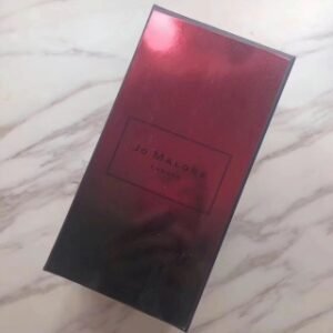 💹55✅专柜版，
祖马龙香水玫瑰与白麝香渐变瓶100ml！