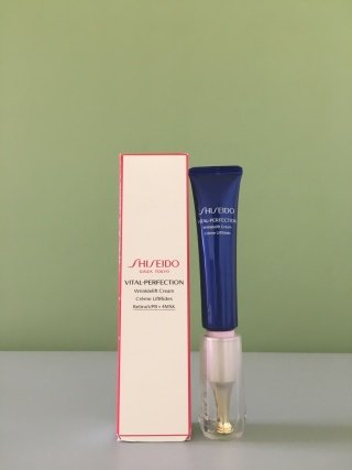 💹40✍🏻专柜版,
资生堂悦薇小针管蓝管眼霜15ml!