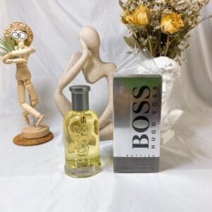 💹50✍️专柜版本
HUGO BOSS博斯男士正装商务淡香水持久淡香100ml
具有自信、果敢的男性魅力
诠译了当代成功男性的香水价值观
Boss Bottled将会成为你
日常装备的重要部分