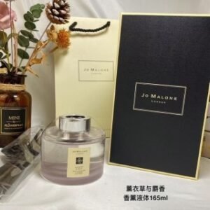 💹65✍️专柜版本,经典款透明瓶
💹70✍️专柜版本,黑瓶
祖马龙香薰藤条165ml!
经典款透明瓶,味道:经典透明 橙花,薰衣草,蓝风铃,英国梨,青柠,红玫瑰,黑石榴,牡丹。
黑瓶 丝绒玫瑰与乌木,黑瓶 没药与顿加豆。