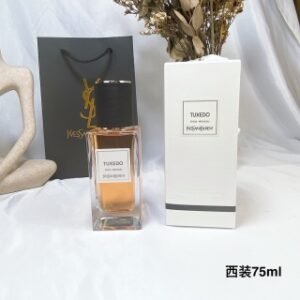 💹55✍️专柜版本
YSL圣罗兰西装75ml  TUⅩEDO
中性香西普调
前调：紫罗兰叶香柠檬芫荽
中调:玫瑰铃兰胡椒
后调:龙涎香广藿香香草