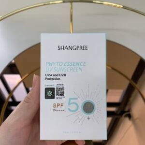 💹25✍️明通版本
香蒲丽防晒霜60ml!PA➕➕➕➕精华做的防晒液,一点不粘腻,防止受到紫外线和有害环境刺激,一天下来皮肤都水水润润的!轻松涂抹。完全没有白浊现象和粘腻感,不油不腻,院线高端专业防晒。