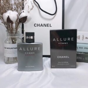 💹50✍️专柜版本
香奈儿极限运动男士香水100ml，超越自我的动感魅力前调:薄荷、柏树、柑橘中调:雪松、檀香、鼠尾草基调:胡椒、黑香豆、麝香