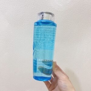 💹40✍🏻专柜版,
。(兰蔻嫩肤清莹蓝水400ml)🔜最近蓝水走的比粉水还多!夏天就选它!适合混合型肌肤💥除了兰蔻粉水,也要照顾混合皮肤,油性肤质的妞们,朋友在用说保湿很不错。主要功效:不含酒精,极度柔和。能收紧毛孔,平衡肌肤酸碱度,软化粗糙的肌肤。补充水份,含植物精华👏