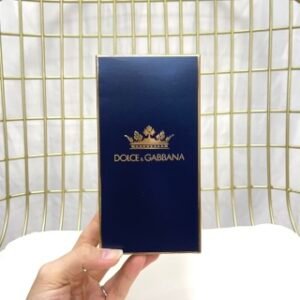 💹45✍️专柜版本
DG新款皇冠儒雅男士香水100ml🔜杜嘉班纳皇冠男士香水100ml杜嘉班纳2019新品 K 皇冠儒雅男士淡香水EDT100ml前调 ：柑橘 。柠檬, 血橙。中调： 青椒 。杜松子。后调： 雪松 。香根草。广霍香💢