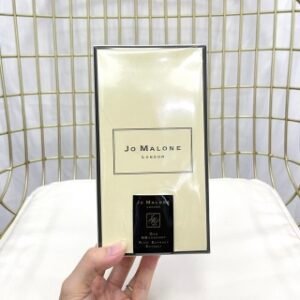💹55✍️专柜版本
祖马龙香水黑瓶限量版100ml！味道：乌木佛手柑，晚香玉与天使草。