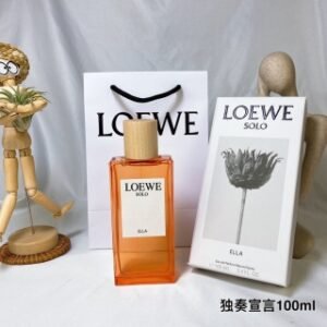 💹45✍️专柜版本
LOEWE/罗意威独奏宣言/独奏乐章女士香水100毫升
持久花果香调个性香氛，超凡脱俗又独具个性，将花朵的女性气质与岩石的力量相结合，将森林的宁静和水果香调的活力相结合