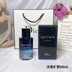 💹40✍️专柜版本,100ml-60ml 同价
迪奥旷野男士香水100ml-60ml
3个味道🔜浓香-淡香-香精版