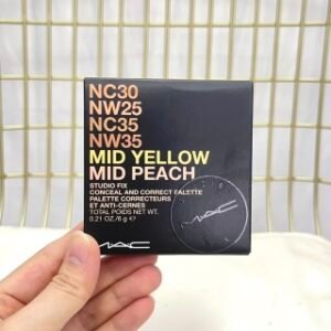 💹35✍️专柜版本,
MAC六色遮瑕盘6g,现货色号:Medium盘,配修容刷❗️❗️Light色断货。